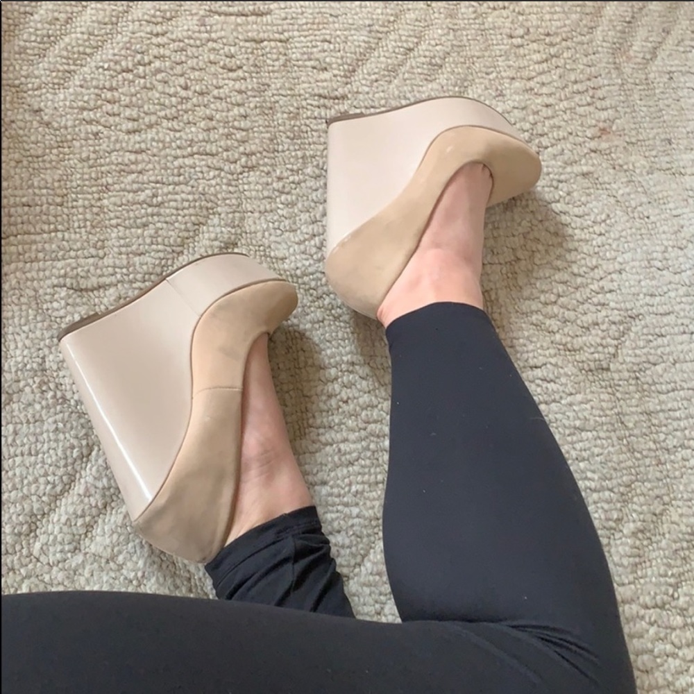 ALDO nude wedge pumps. Suede/ patent leather - Picture 4 of 4